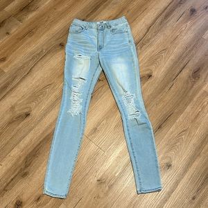 NWOT refuge DENIM Miami light wash distressed size 05 five